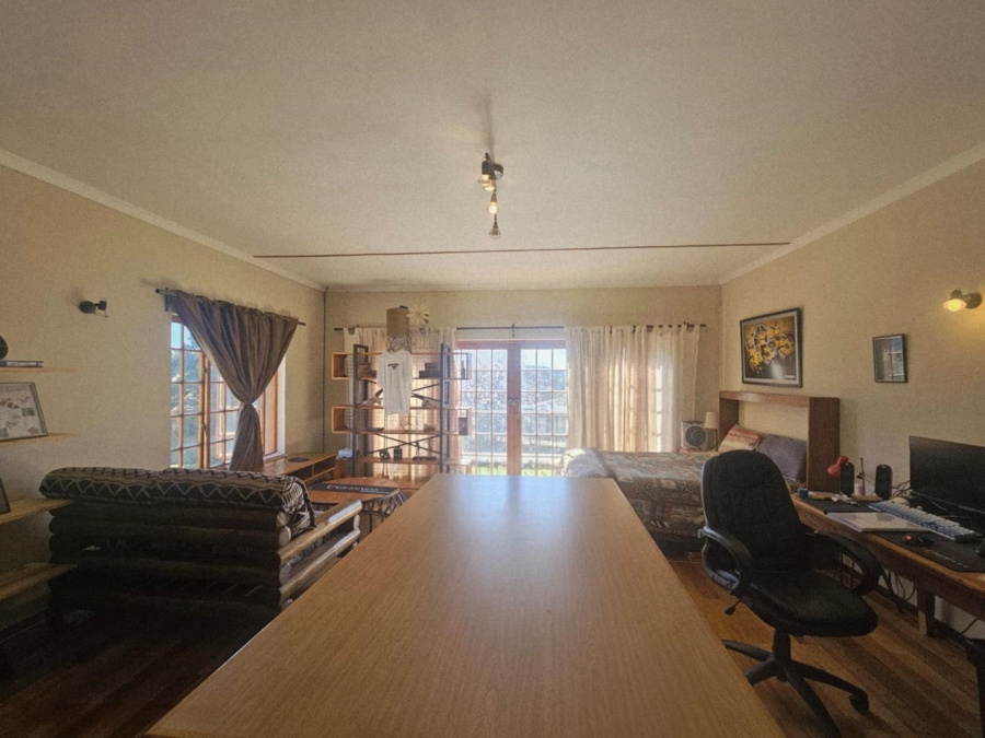 5 Bedroom Property for Sale in Ladybrand Free State